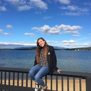 Meet your Posher, Megan